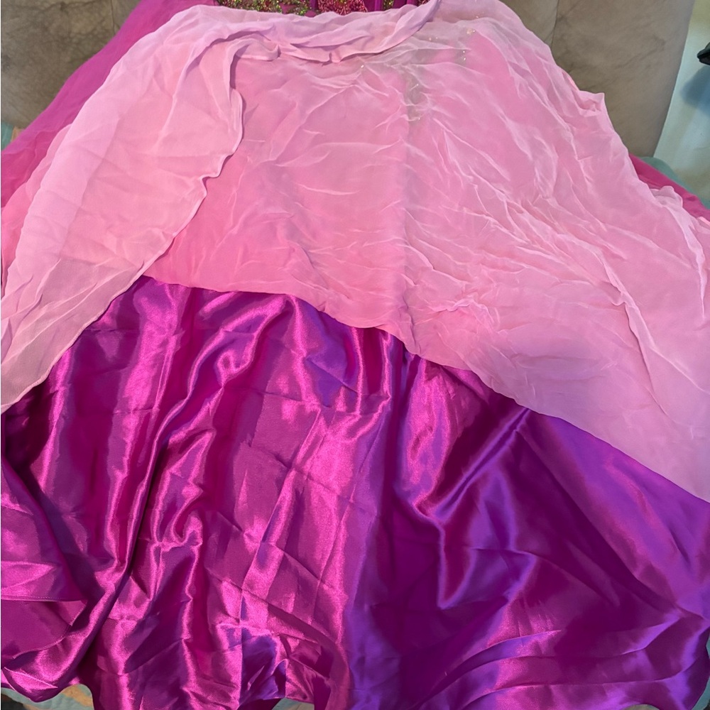 Stunning formal. - Picture 6 of 8